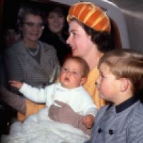The-Queen-with-sons-Prince-Andrew-and-baby-Prince-Edward